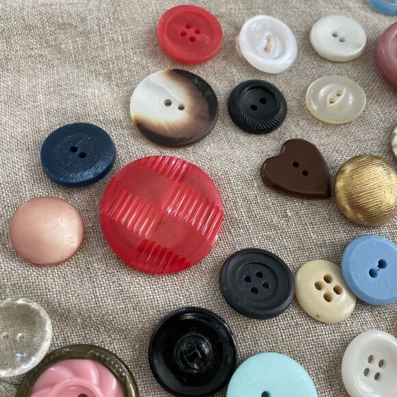 Vintage 164 Lot of Spare Buttons Metal Pastel Rhinestone Crest Assortment - Picture 13 of 13